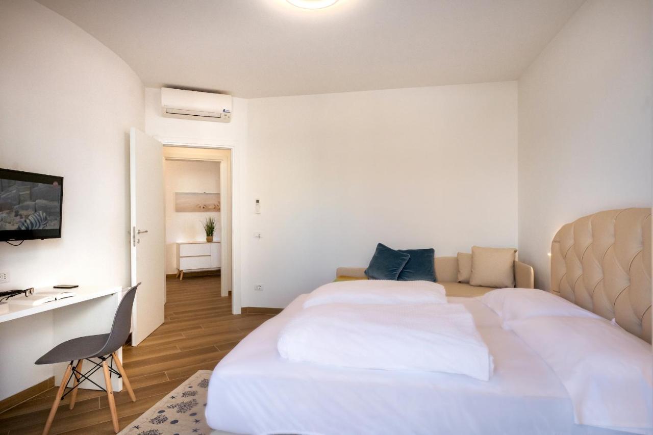 Ferrari Apartments Levante Caorle Exterior foto